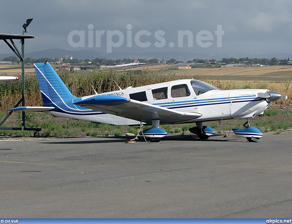 4X-ANS, Piper PA-32-260 Cherokee Six, Golden Wings