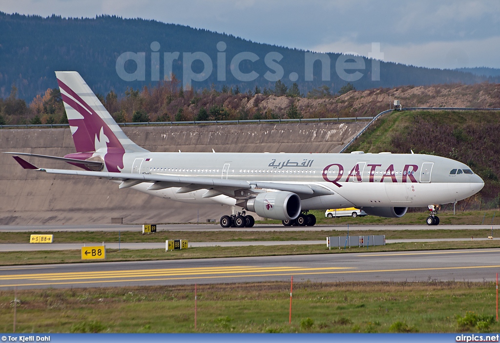 A7-ACL, Airbus A330-200, Qatar Airways