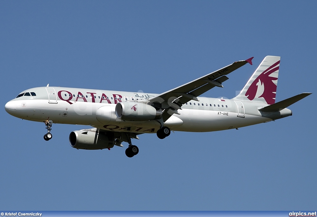 A7-AHE, Airbus A320-200, Qatar Airways