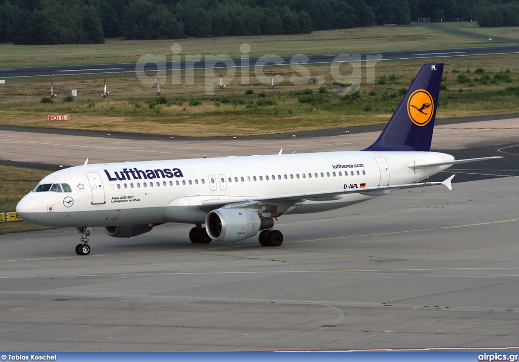 D-AIPL, Airbus A320-200, Lufthansa