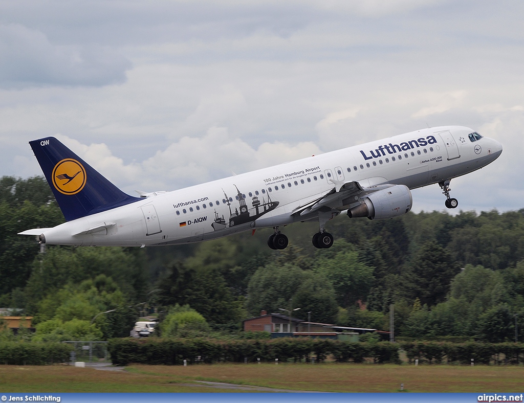 D-AIQW, Airbus A320-200, Lufthansa