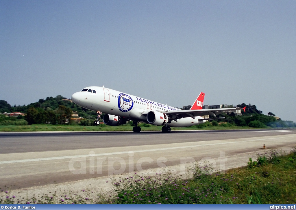 D-ALTD, Airbus A320-200, LTU International Airways