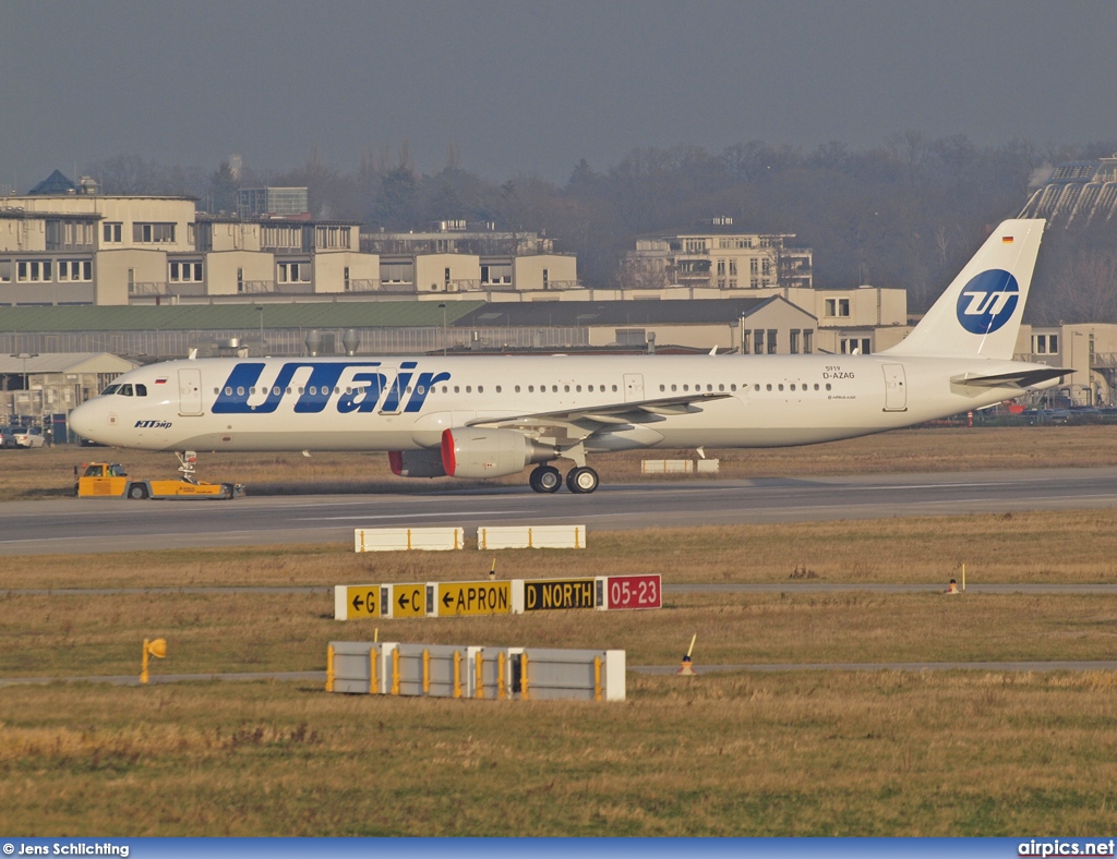 D-AZAG, Airbus A321-200, UTair