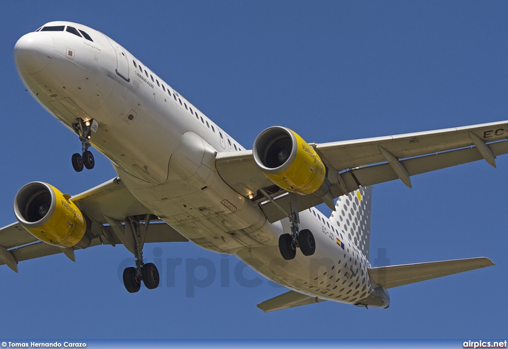 EC-JZI, Airbus A320-200, Vueling