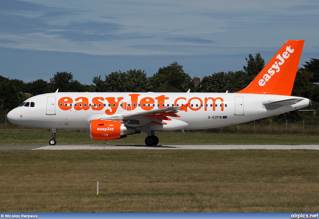 G-EZFW, Airbus A319-100, easyJet