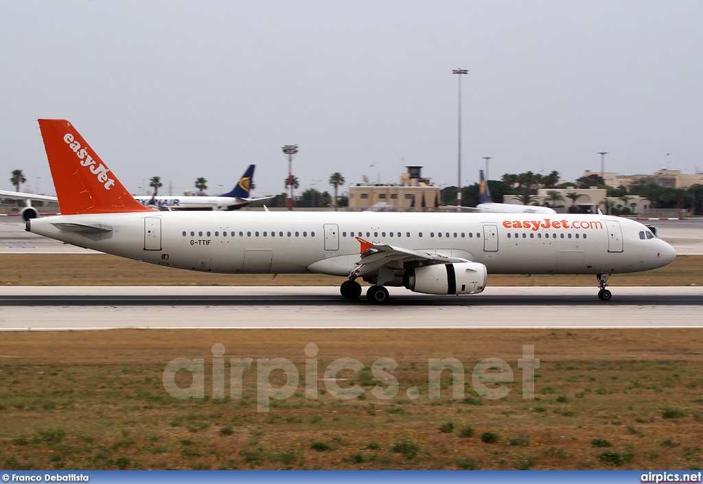 G-TTIF, Airbus A321-200, easyJet
