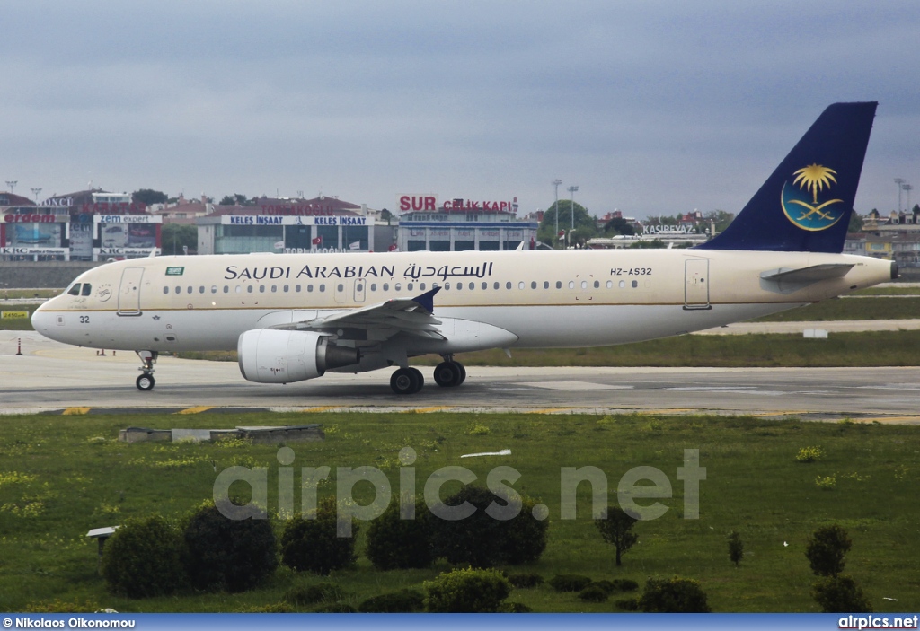 HZ-AS32, Airbus A320-200, Saudi Arabian Airlines