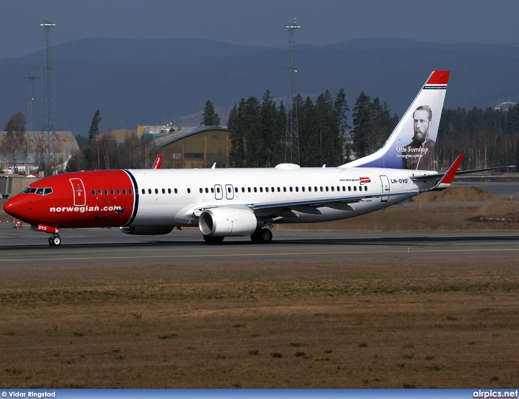 LN-DYO, Boeing 737-800, Norwegian Air Shuttle