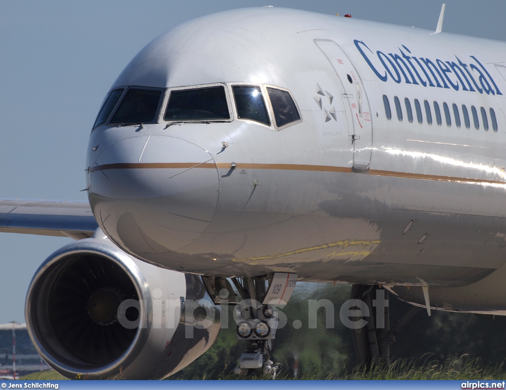 N12109, Boeing 757-200, Continental Airlines