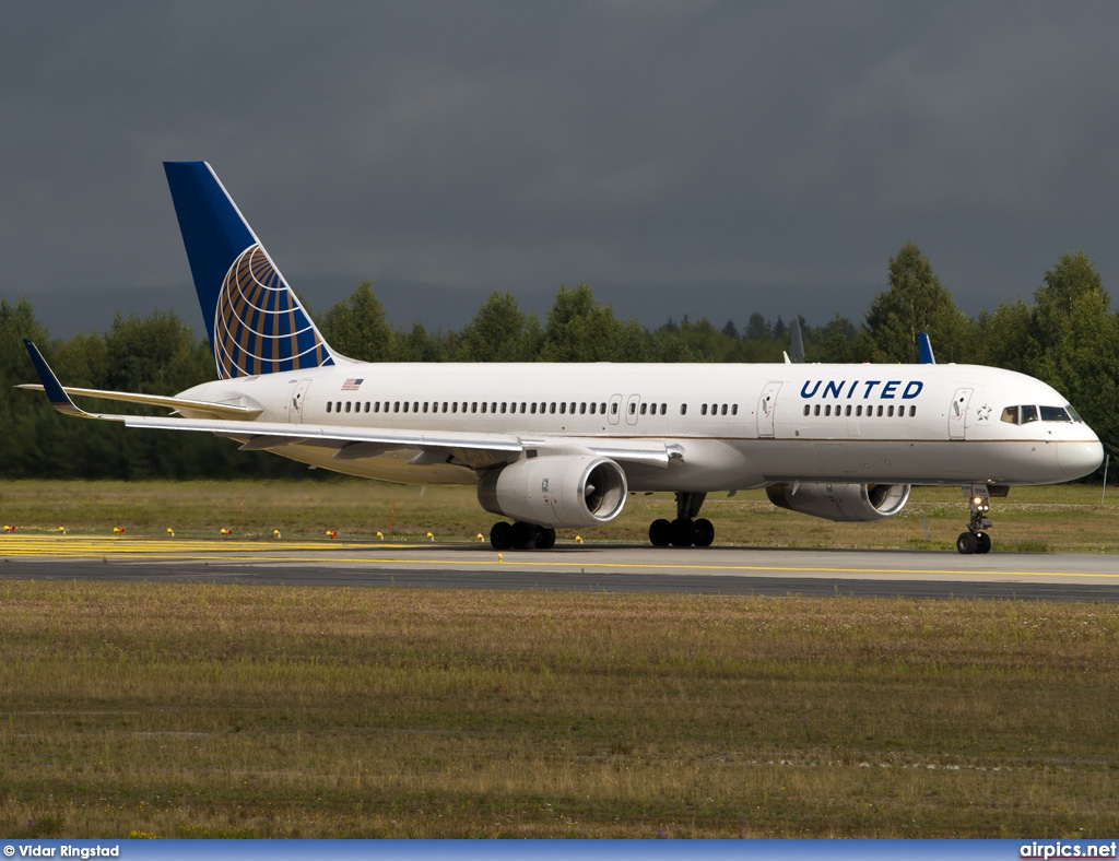 N17104, Boeing 757-200, United Airlines