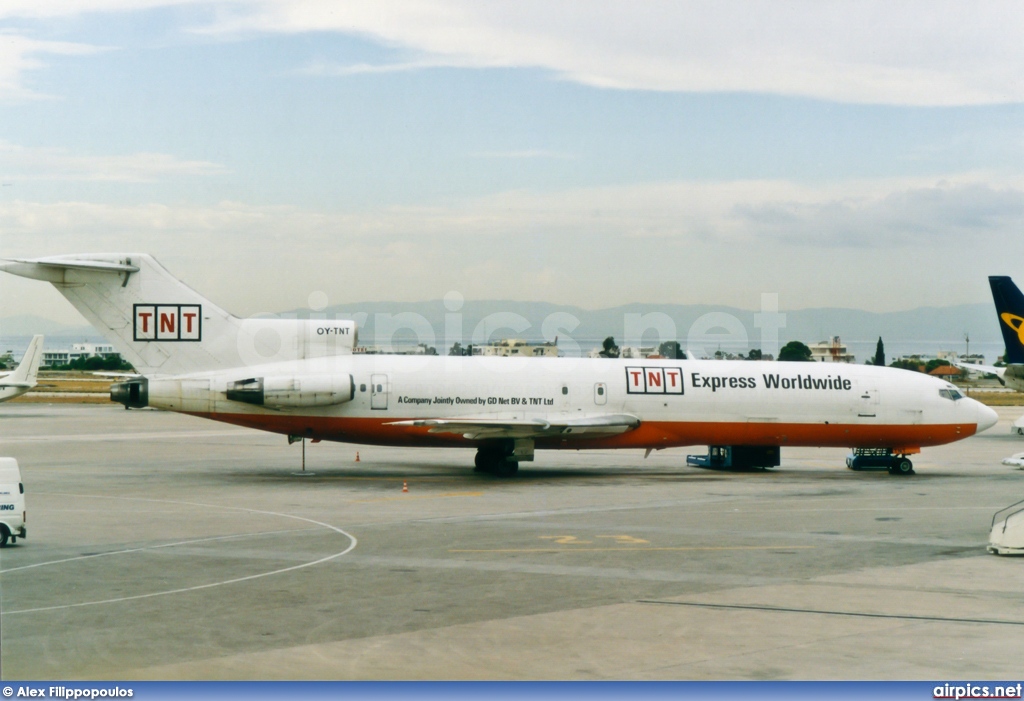 OY-TNT, Boeing 727-200Adv-F, TNT Airways