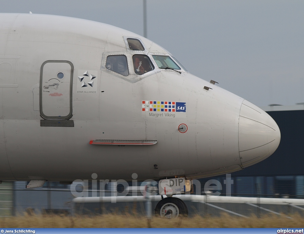 SE-DIP, McDonnell Douglas MD-87, Scandinavian Airlines System (SAS)