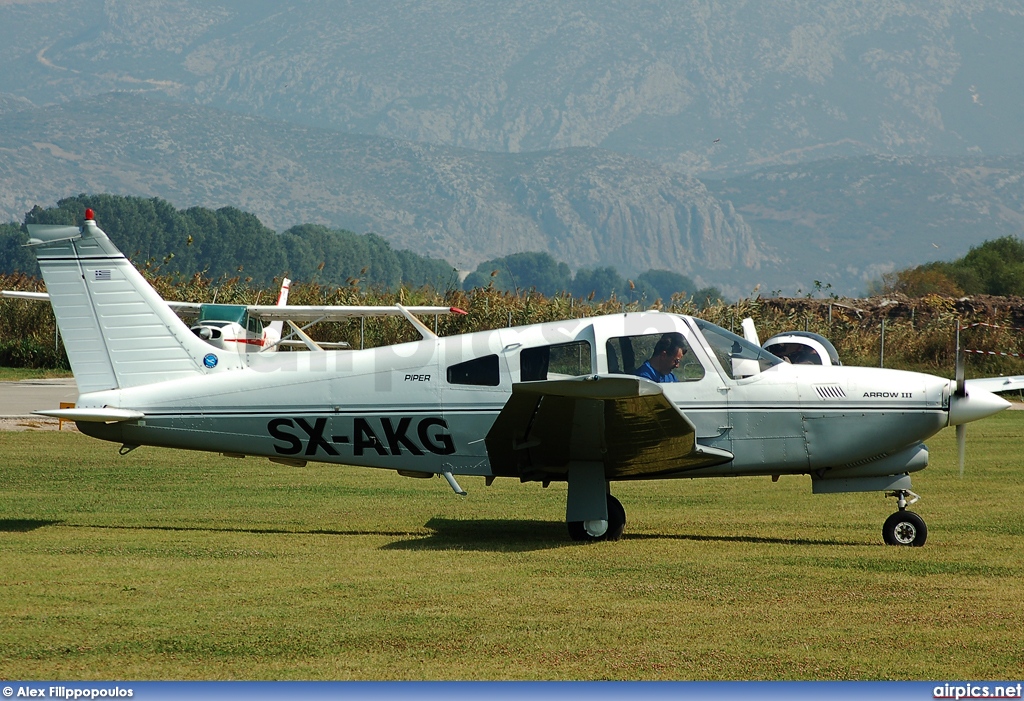 SX-AKG, Piper PA-28-R-201 Arrow, Private