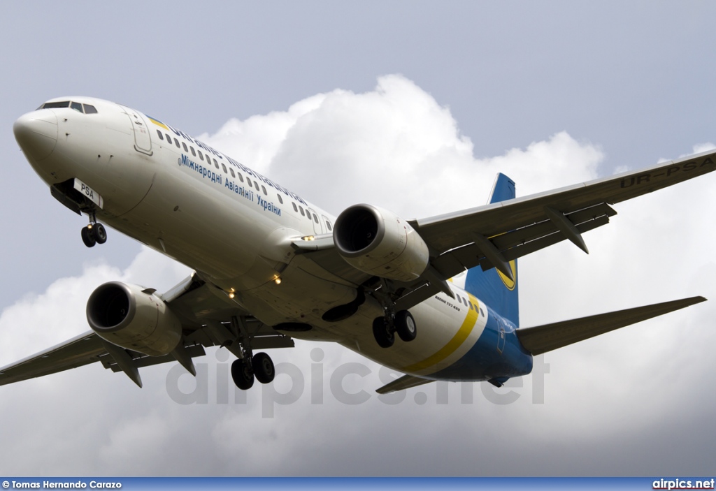 UR-PSA, Boeing 737-800, Ukraine International Airlines