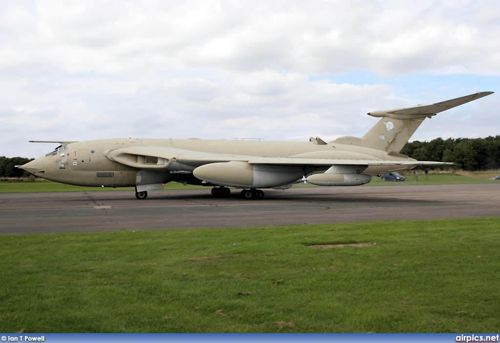 XM715, Handley Page Victor K2 , Private