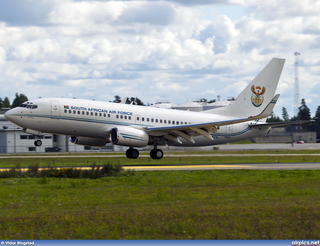 ZS-RSA, Boeing 737-700/BBJ, South African Air Force