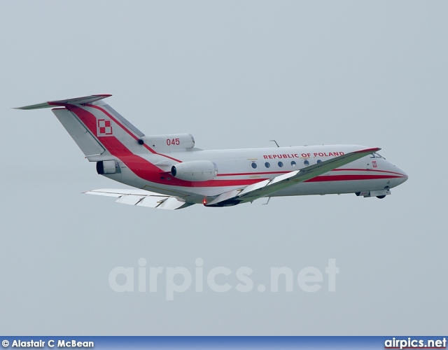 045, Yakovlev Yak-40, Polish Air Force