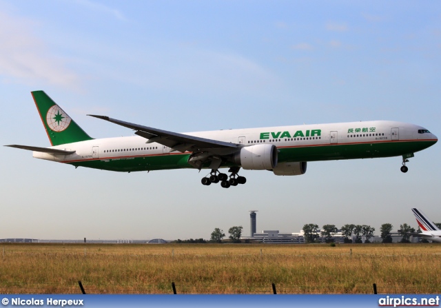 33752, Boeing 777-300ER, EVA Air