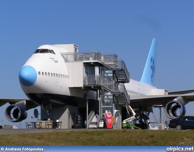 3D-NEE, Boeing 747-200B, Jumbo Hostel