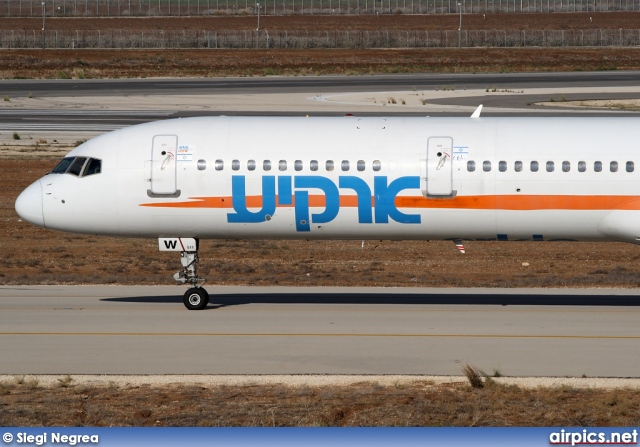 4X-BAW, Boeing 757-300, Arkia Israeli Airlines