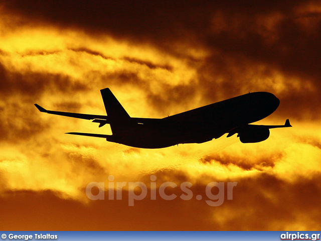 5B-DBT, Airbus A330-200, Cyprus Airways