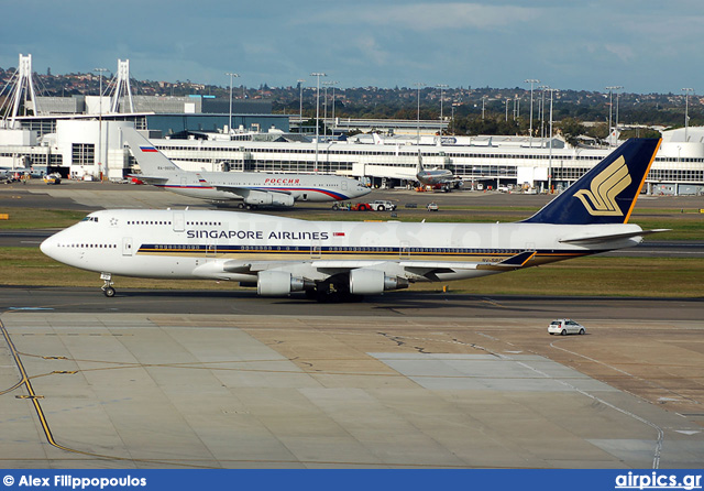 9V-SPO, Boeing 747-400, Singapore Airlines