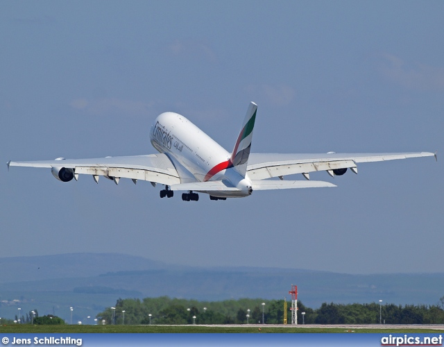 A6-EDN, Airbus A380-800, Emirates