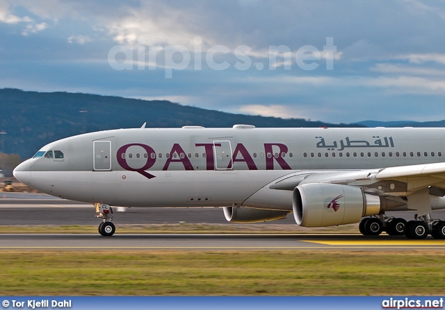 A7-ACL, Airbus A330-200, Qatar Airways