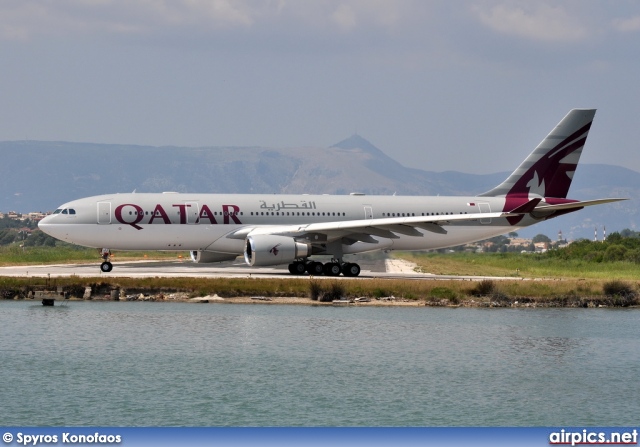 A7-HJJ, Airbus A330-200, Qatar Airways