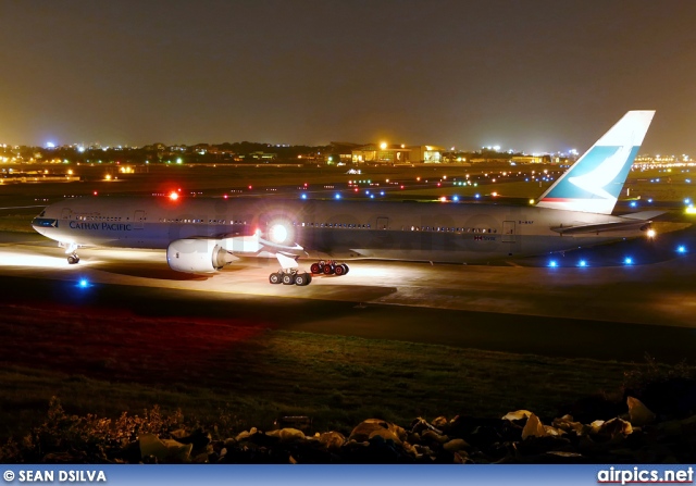 B-HNF, Boeing 777-300, Cathay Pacific