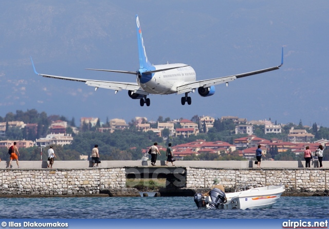 C-FTAH, Boeing 737-800, XL Airways