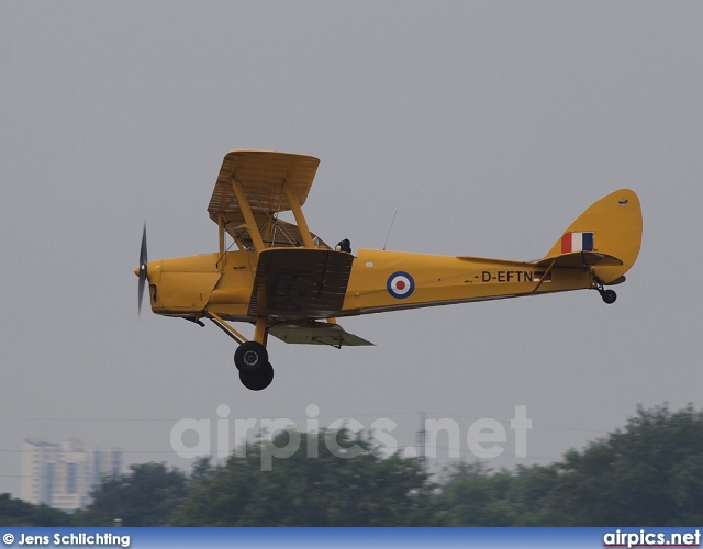 DEFTN, De Havilland DH-82A Tiger Moth II, Private