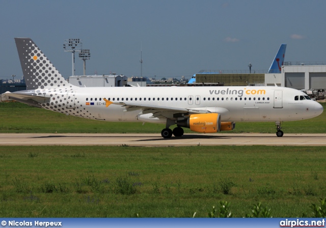 EC-KDX, Airbus A320-200, Vueling