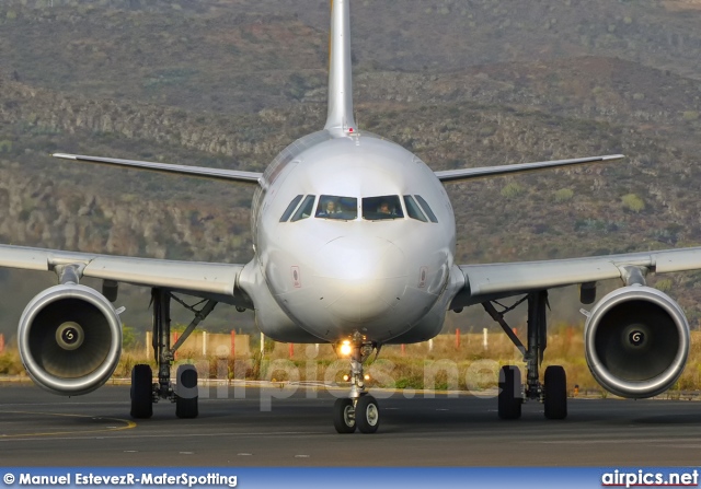 EC-LUD, Airbus A320-200, Iberia Express