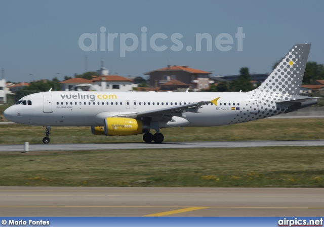 EC-LUN, Airbus A320-200, Vueling