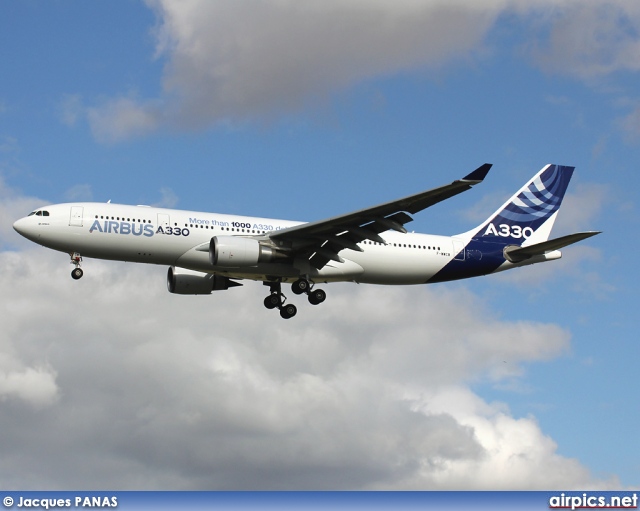 F-WWCB, Airbus A330-200, Airbus Industrie