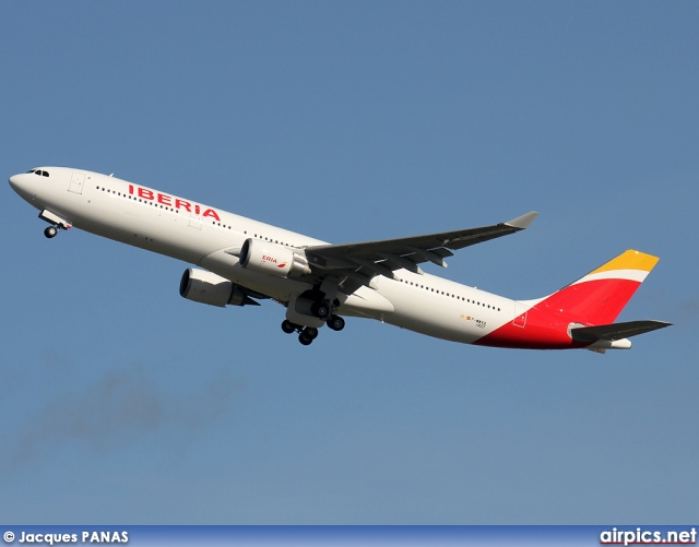 F-WWKA, Airbus A330-300, Iberia