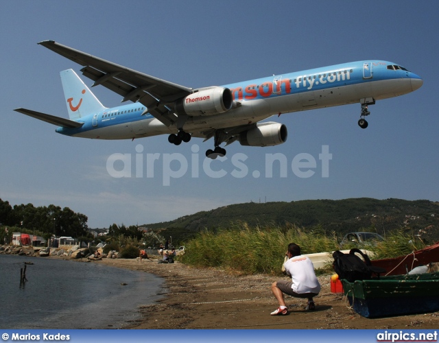 G-BYAW, Boeing 757-200, Thomsonfly