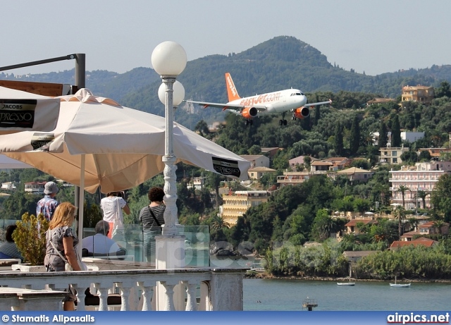 G-EZTJ, Airbus A320-200, easyJet