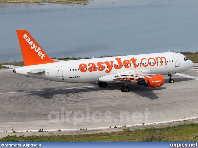 G-EZUA, Airbus A320-200, easyJet