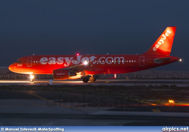 G-EZUI, Airbus A320-200, easyJet