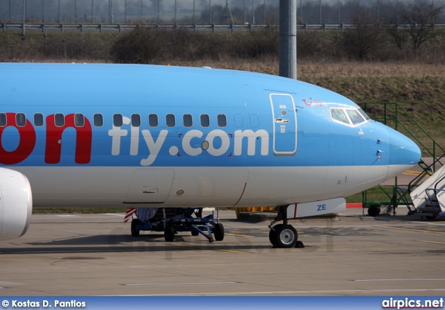 G-FDZE, Boeing 737-800, Thomsonfly