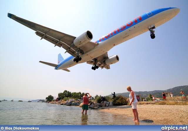 G-OOBH, Boeing 757-200, Thomson Airways