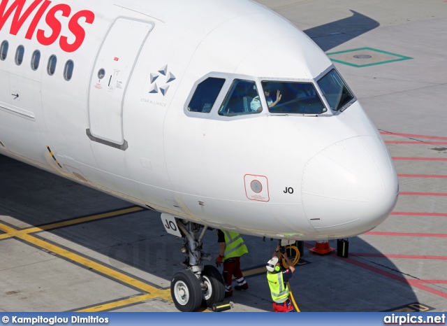 HB-IJO, Airbus A320-200, Swiss International Air Lines