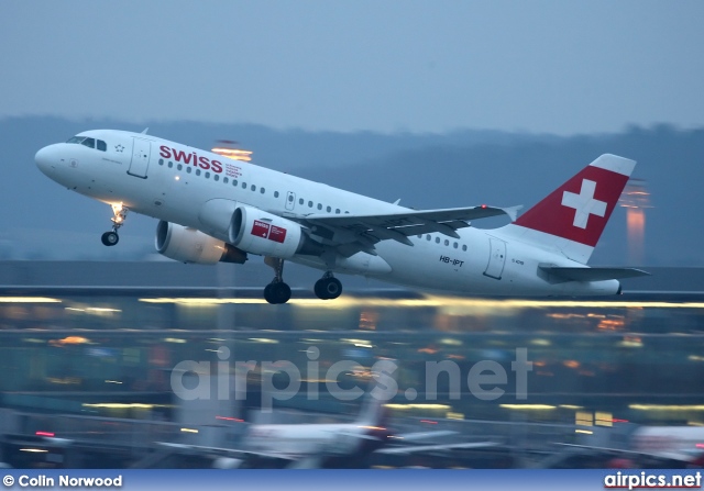 HB-IPT, Airbus A319-100, Swiss International Air Lines