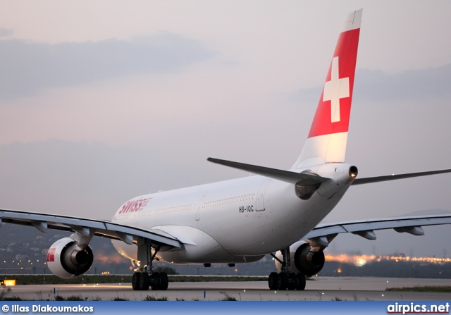 HB-IQC, Airbus A330-200, Swiss International Air Lines