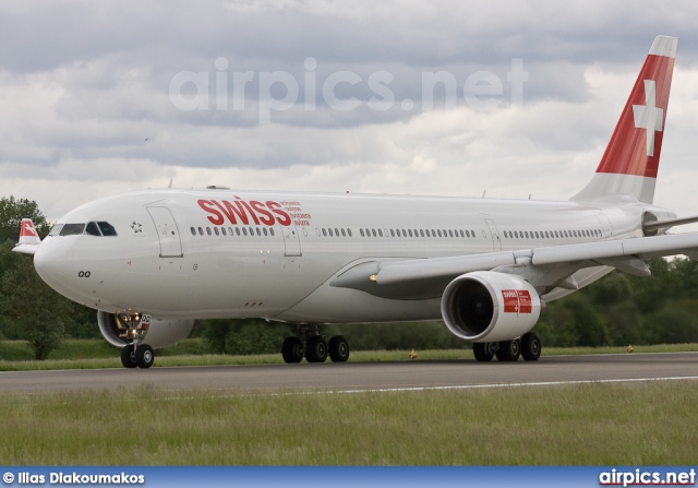 HB-IQQ, Airbus A330-200, Swiss International Air Lines