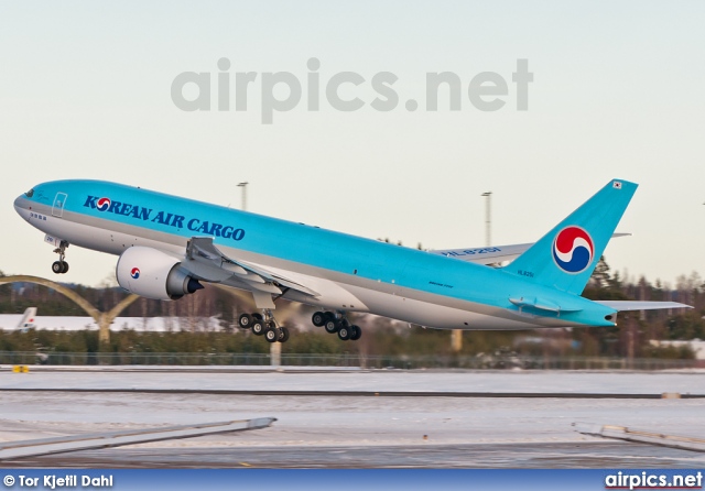 HL8251, Boeing 777F, Korean Air Cargo