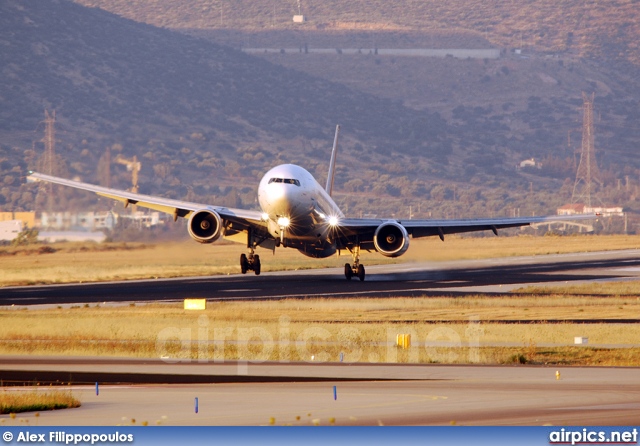 HS-TKD, Boeing 777-300, Thai Airways