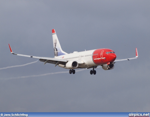 LN-DYB, Boeing 737-800, Norwegian Air Shuttle